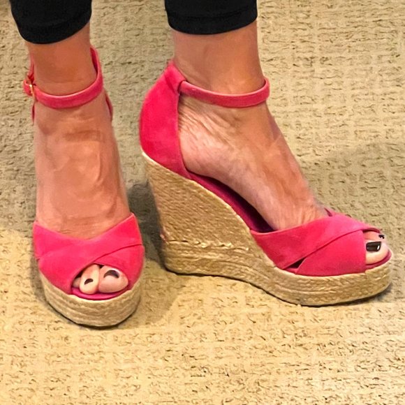 Topshop Shoes - TopShop Fuchsia Suede 4 inch Wicker Wedge Size 7